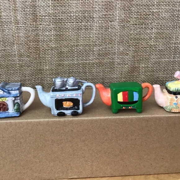 Red Rose Tea Pots - Picture 8 of 13